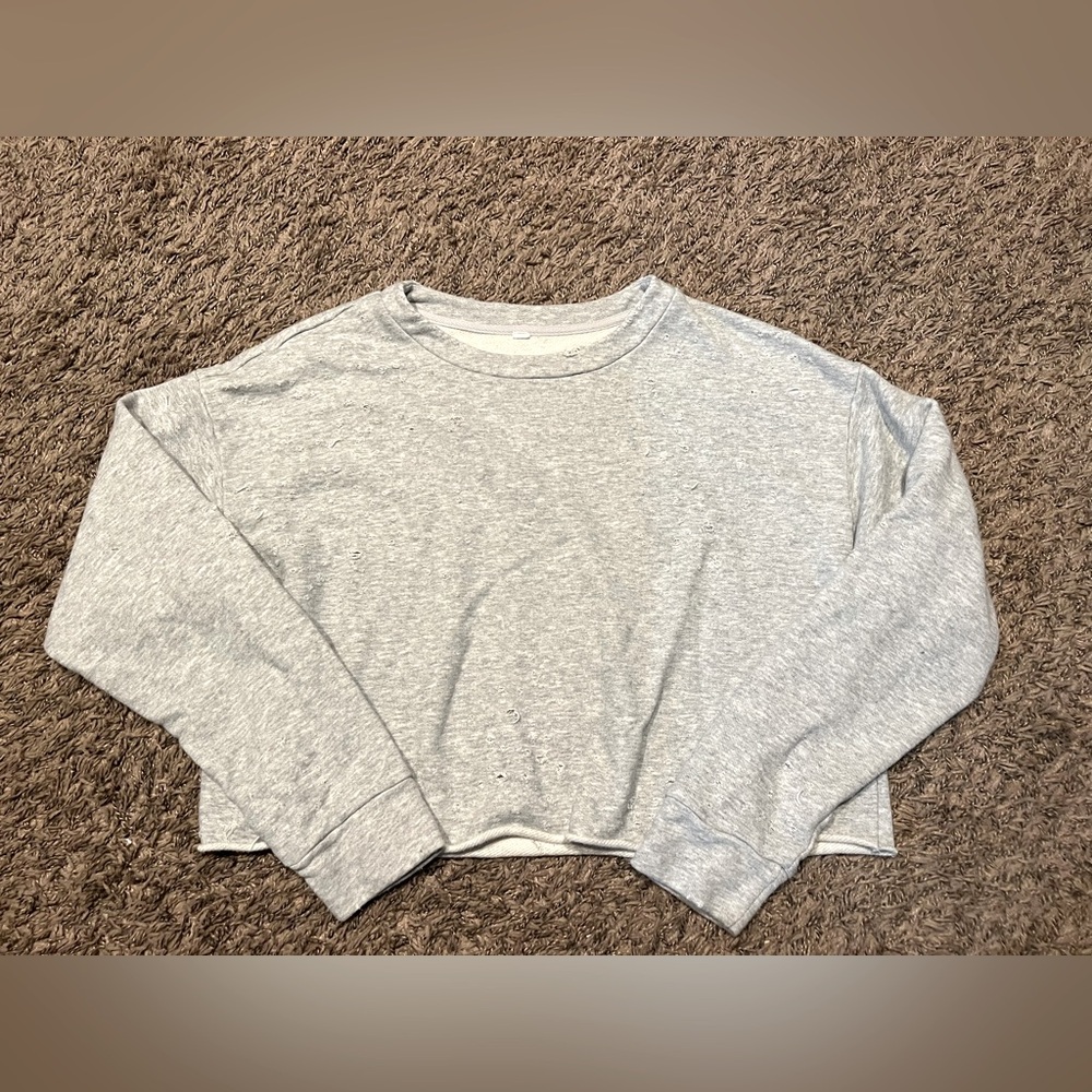 Alo Yoga Fierce Distressed Gray Crewneck Cropped Pullover Sweatshirt L